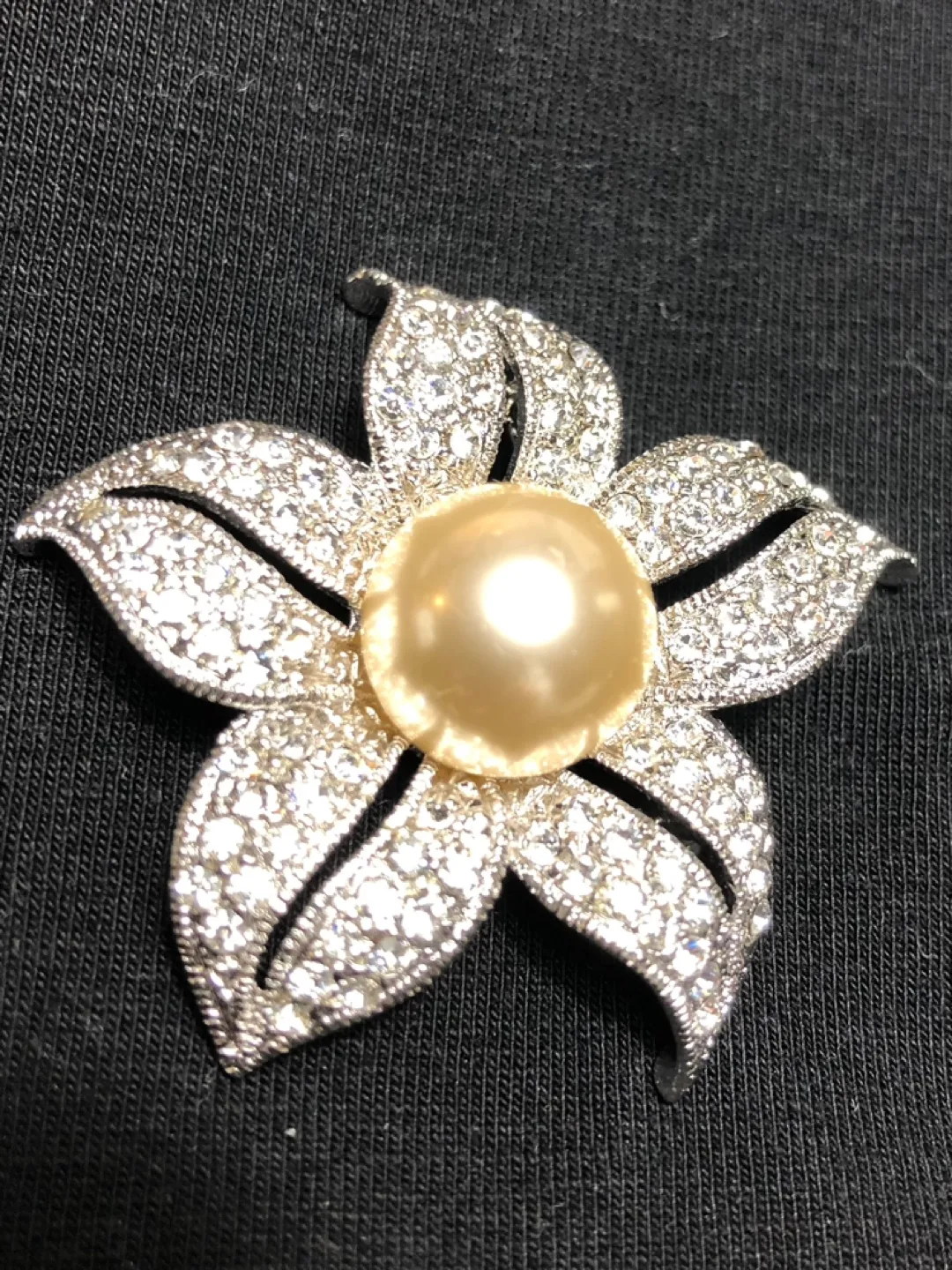 Vintage Silver Flower Brooch with Pearl image indicator(2)