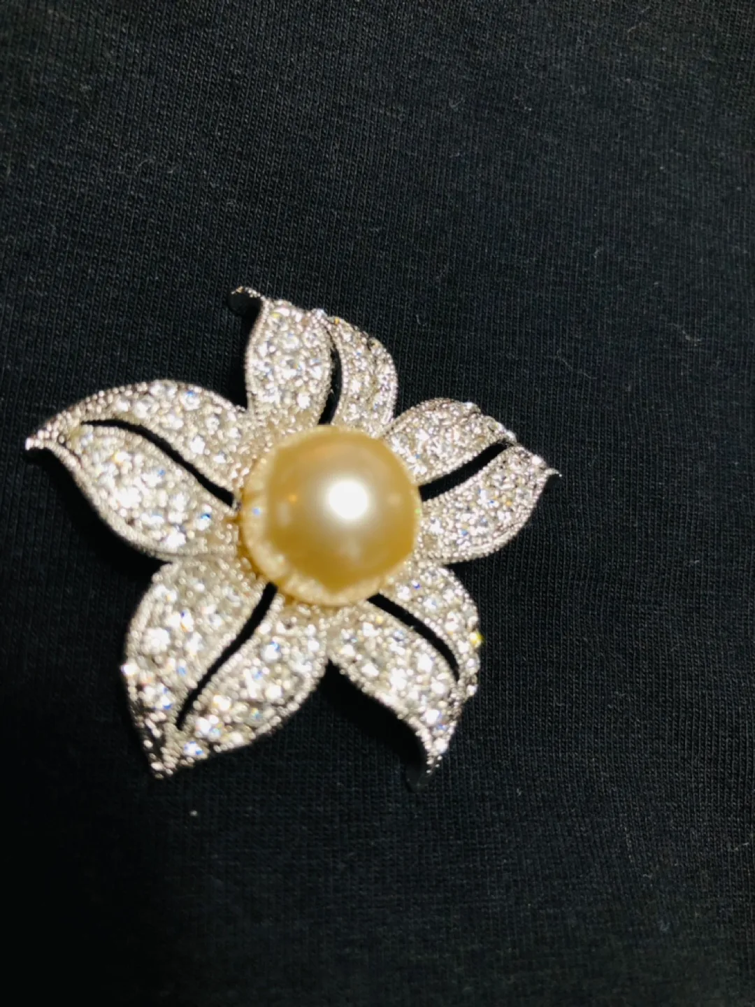 Vintage Silver Flower Brooch with Pearl image indicator(3)