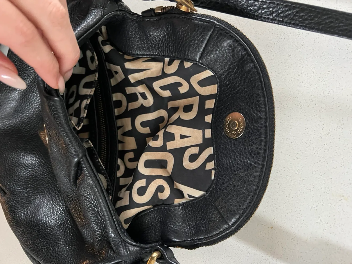 Marc Jacobs Black Leather Crossbody Bag image indicator(3)