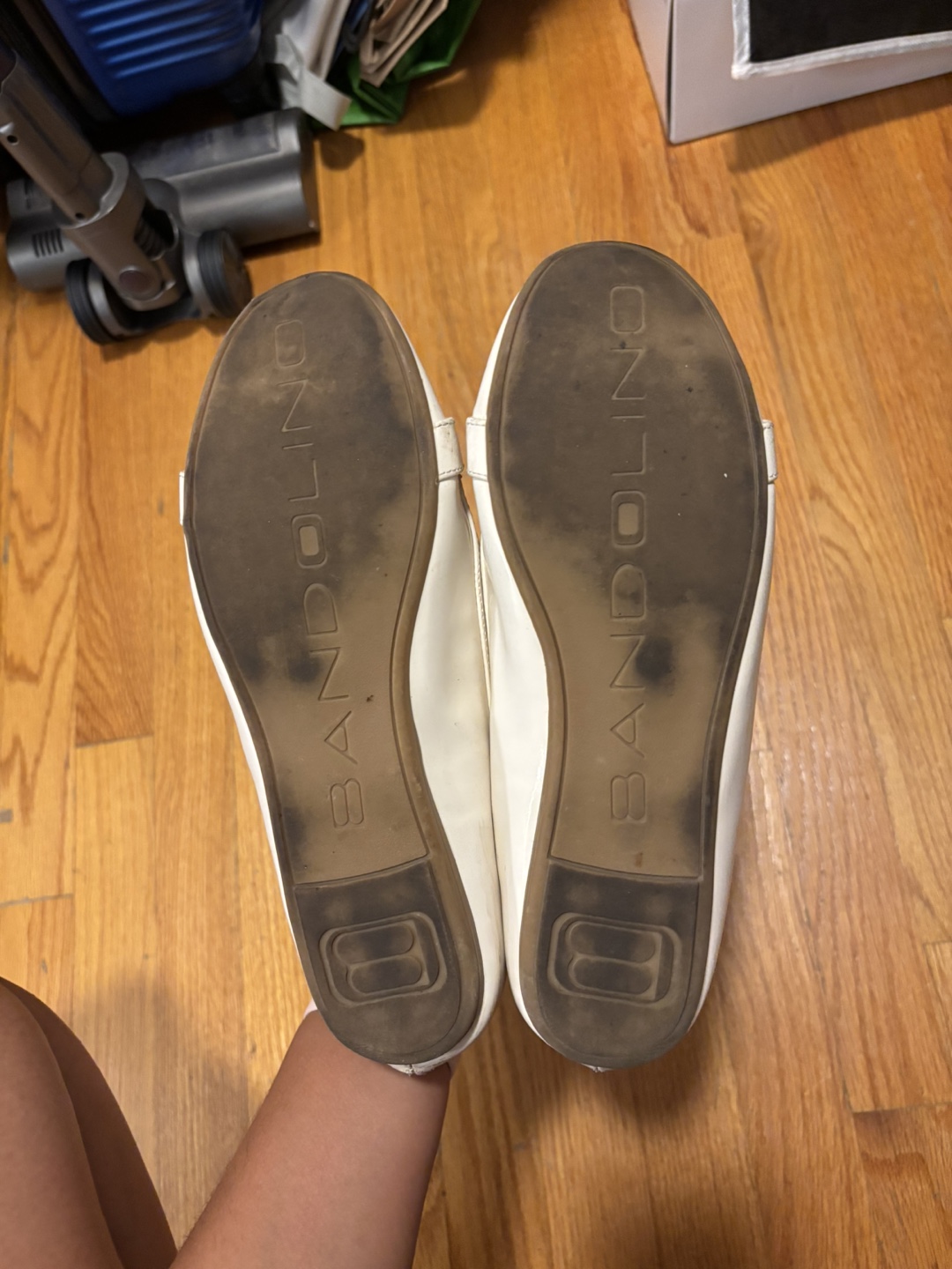 White Leather Bandolino Loafers - photo 2