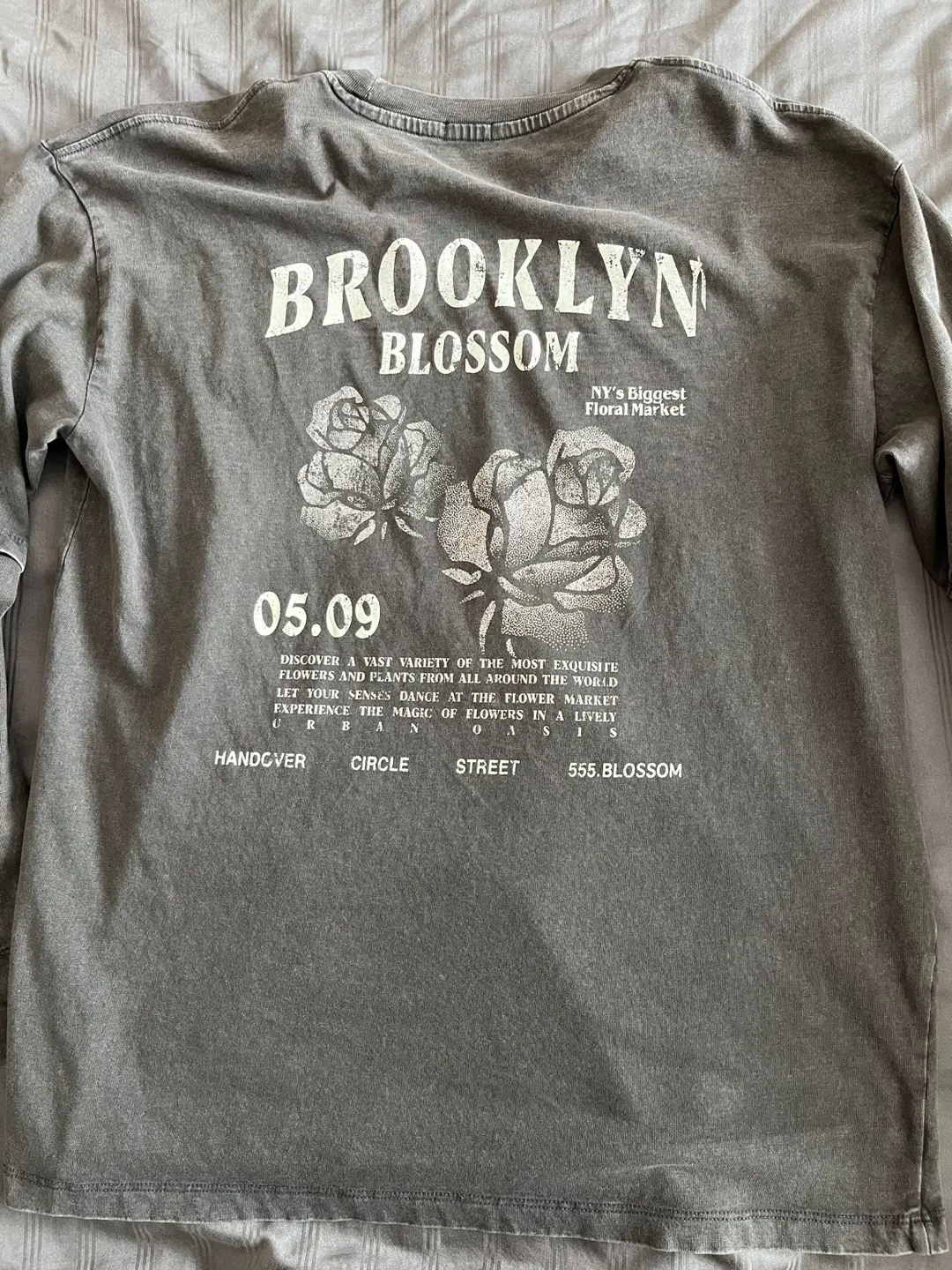 Garage Long Sleeve Graphic T-Shirt image indicator(4)