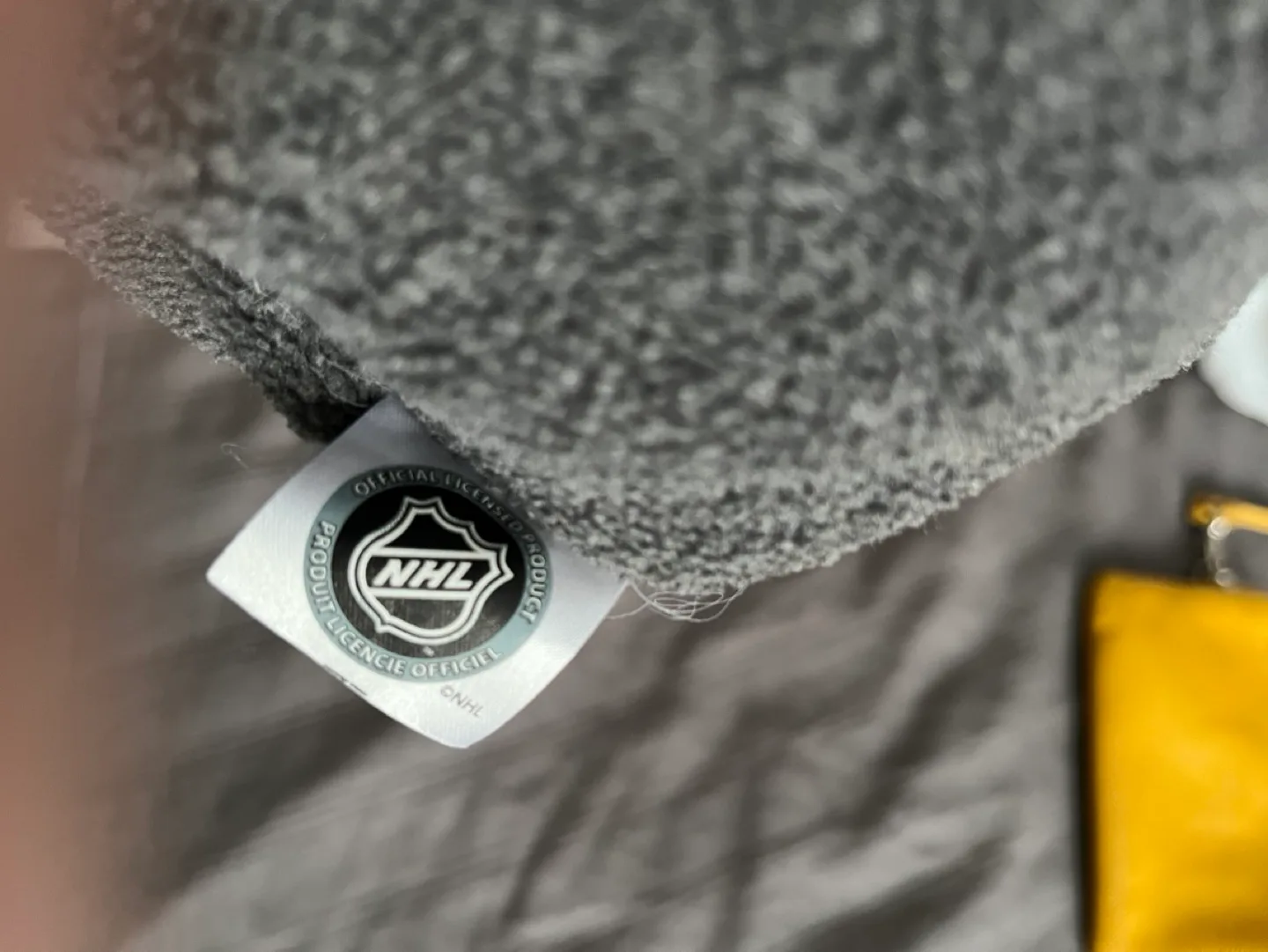 NHL Toronto Maple Leafs Grey Knit Beanie image indicator(3)