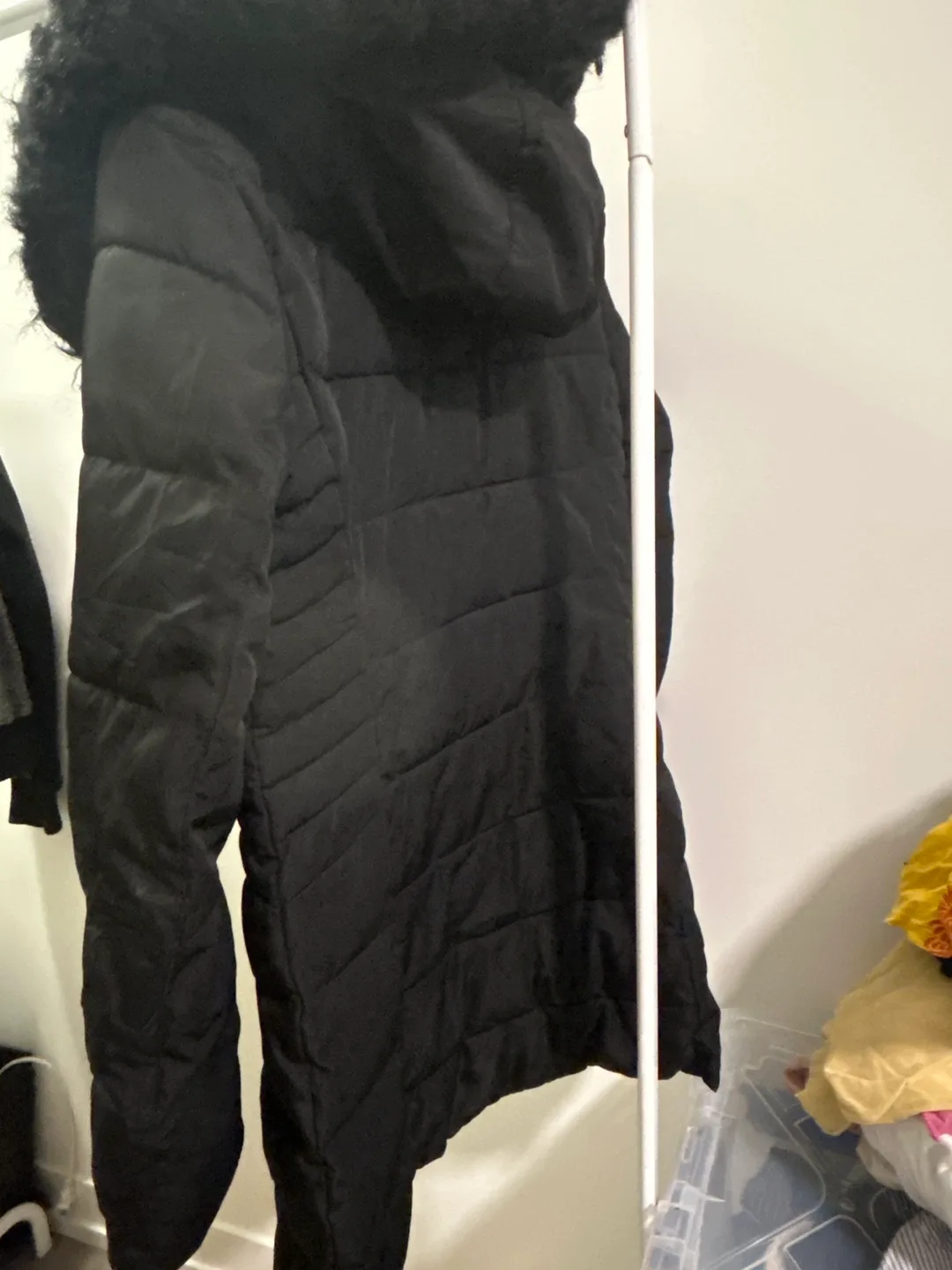Black Guess Down Jacket with Fur Hood size S image indicator(4)