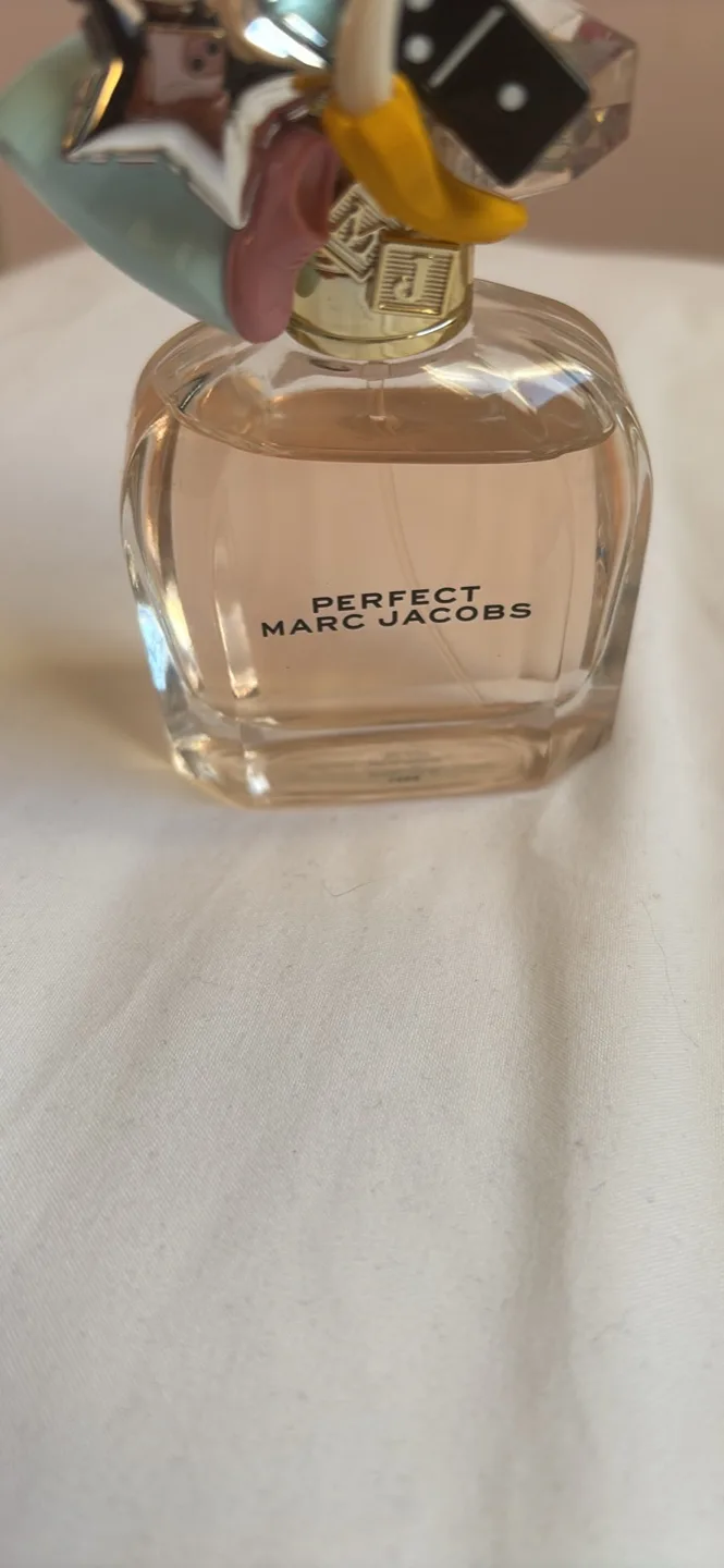 Marc Jacobs Perfect Perfume image indicator(3)