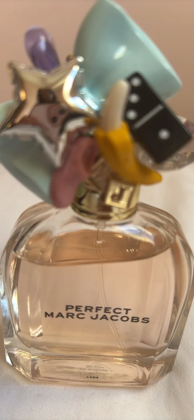 Marc Jacobs Perfect Perfume thumbnail