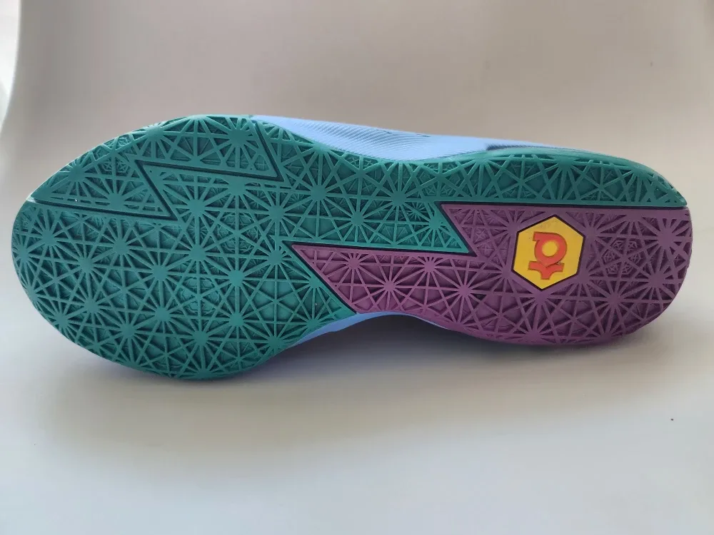 Nike KD VI Sneaker Kevin Durant Size 5.5 image indicator(2)