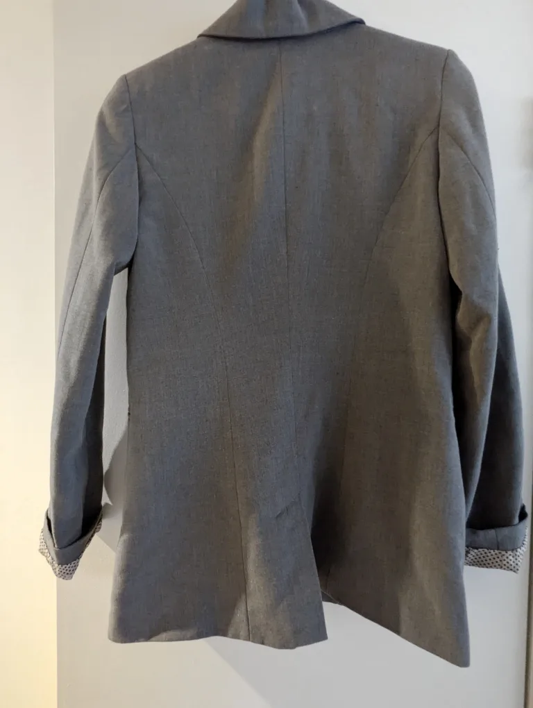 Pull & Bear grey blazer with polka dots lining image indicator(2)