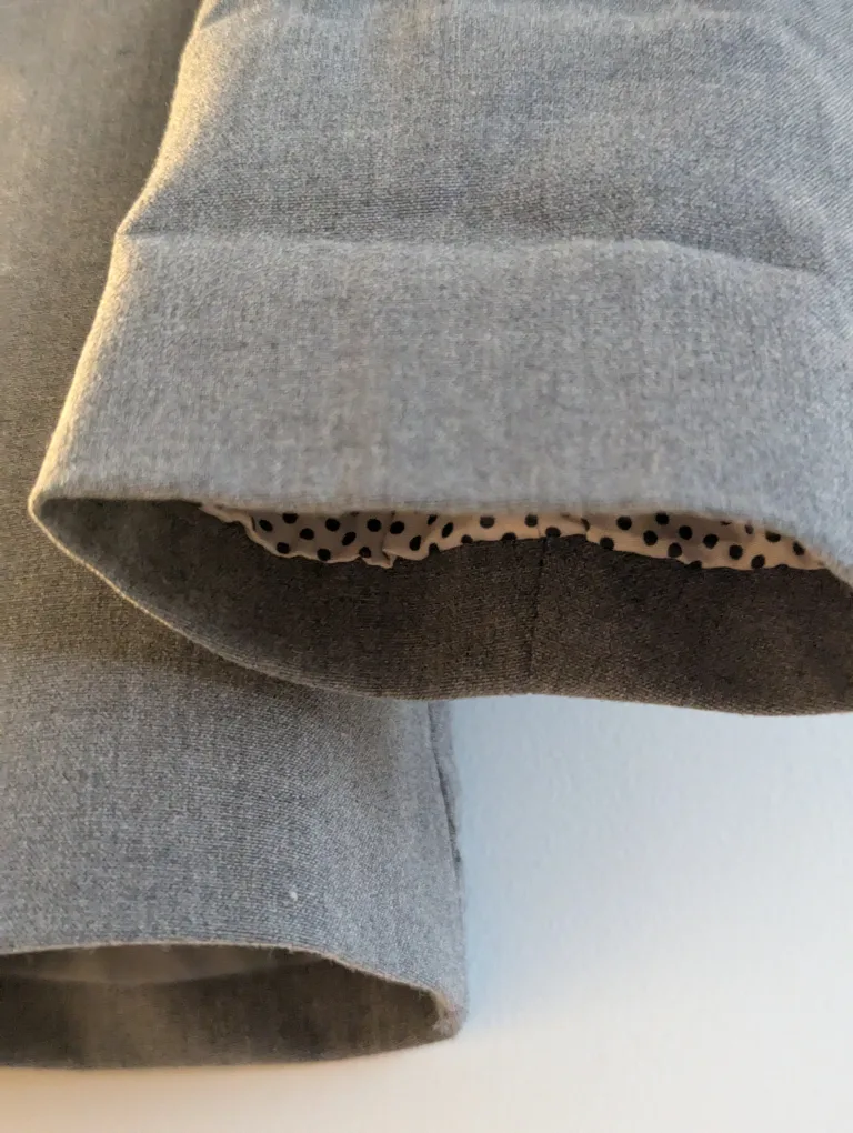 Pull & Bear grey blazer with polka dots lining image indicator(5)