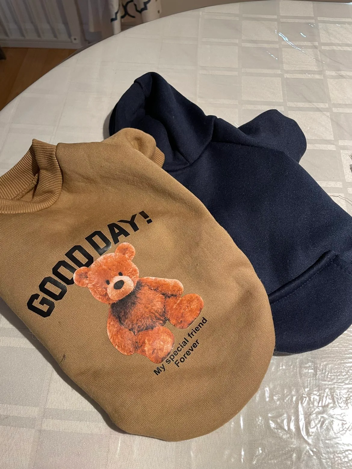 🐶 Dog sweater thumbnail