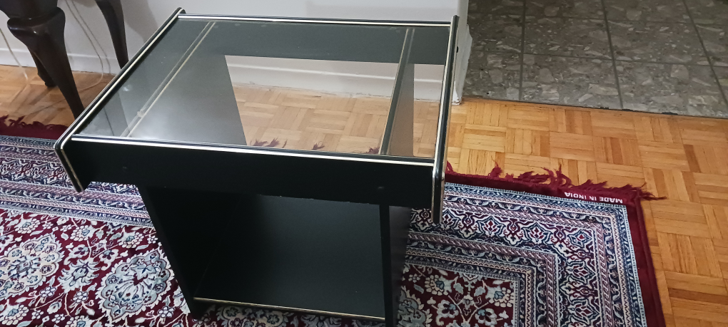 black side table with glass $30 - photo 4