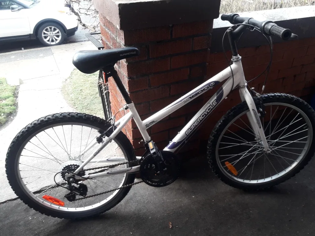 Supercycle 24-inch Mountain Bike image indicator(2)