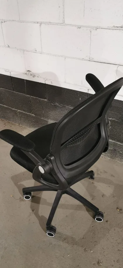 Office Chair with Adjustable Height image indicator(3)