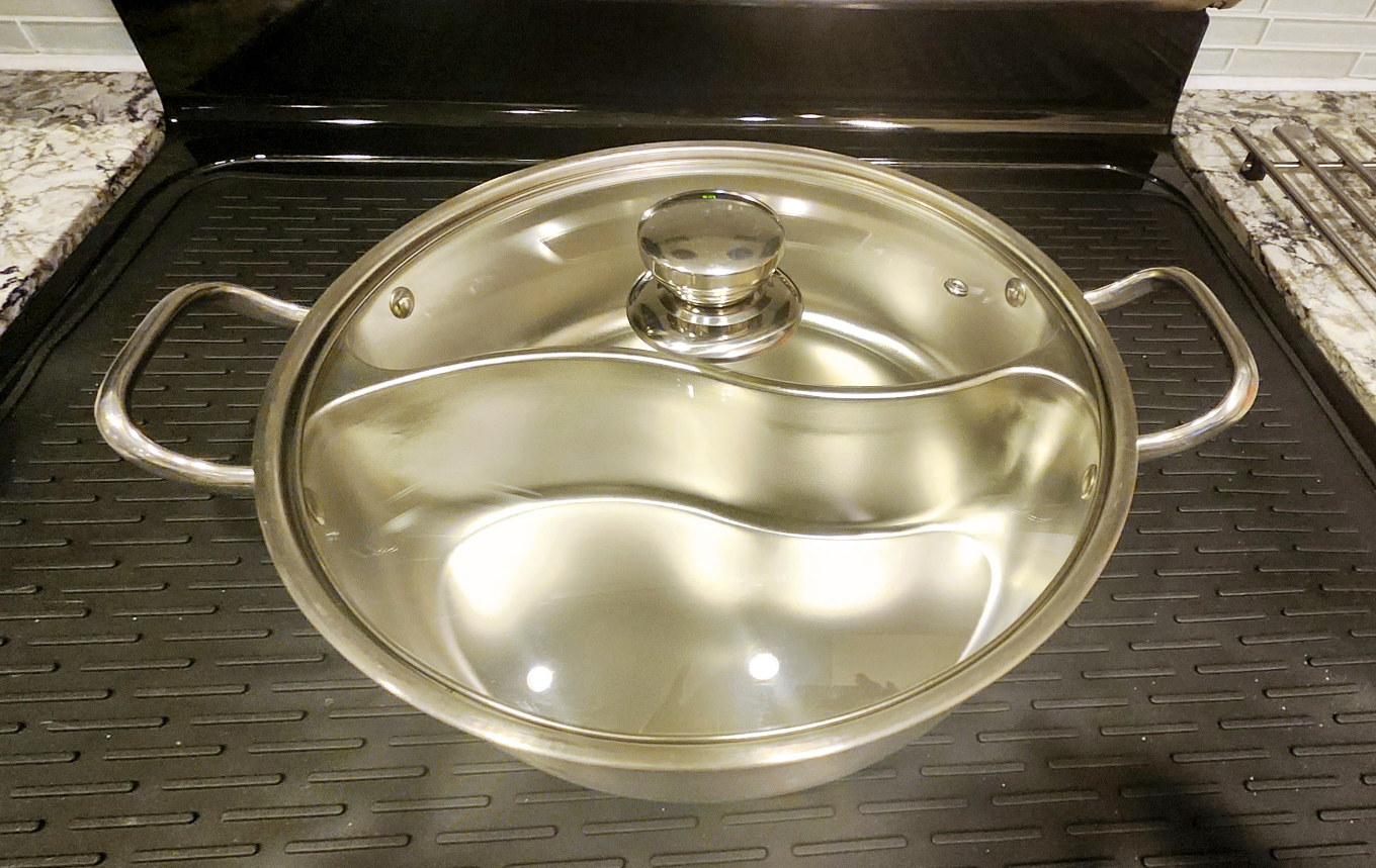 Stainless Steel Dual-Flavor Hot Pot with Lid,  12" diameter - photo 2