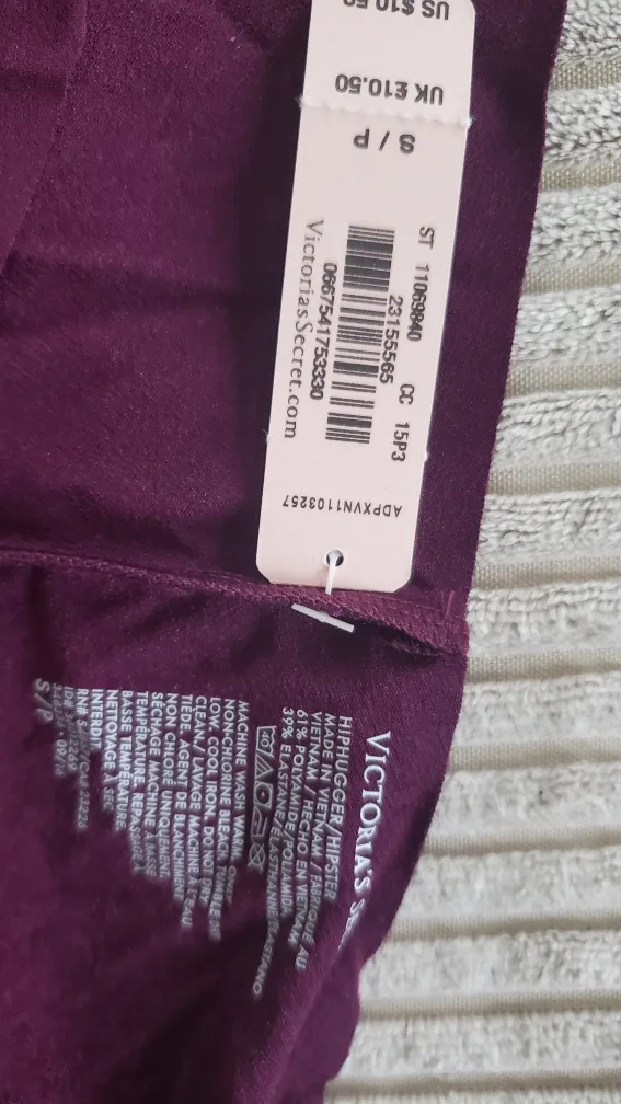 Victoria's Secret 34D Bra and Panty Set image indicator(4)