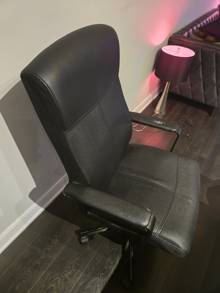 Black Office Chair - photo 2