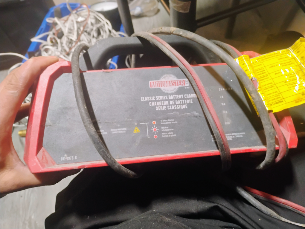 Motomaster Classic Series Battery Charger