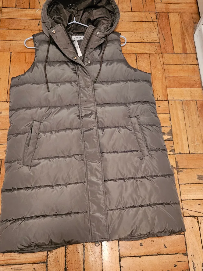 BNWT)Suzy Shier Size Medium Long Puffer Vest thumbnail
