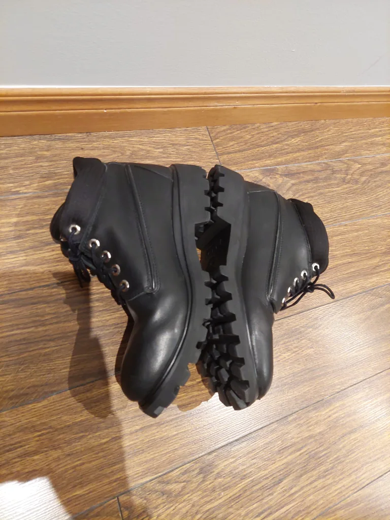 Timberland Men's Black Boots image indicator(6)