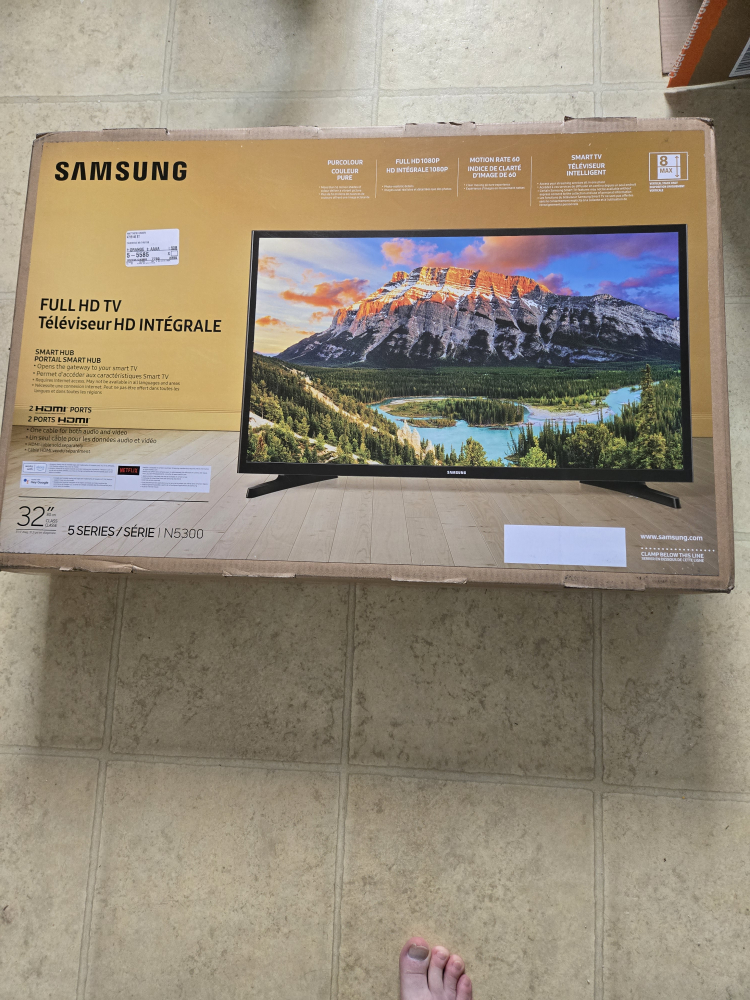 Samsung 32 Inch Smart TV In Box