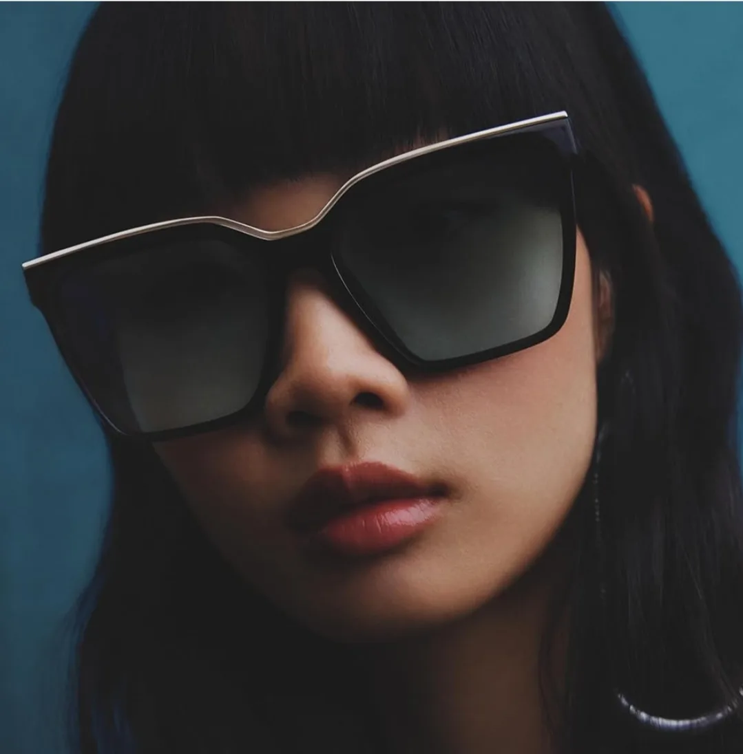 Quay Women's Modern Level Up Square Sunglasses image indicator(6)