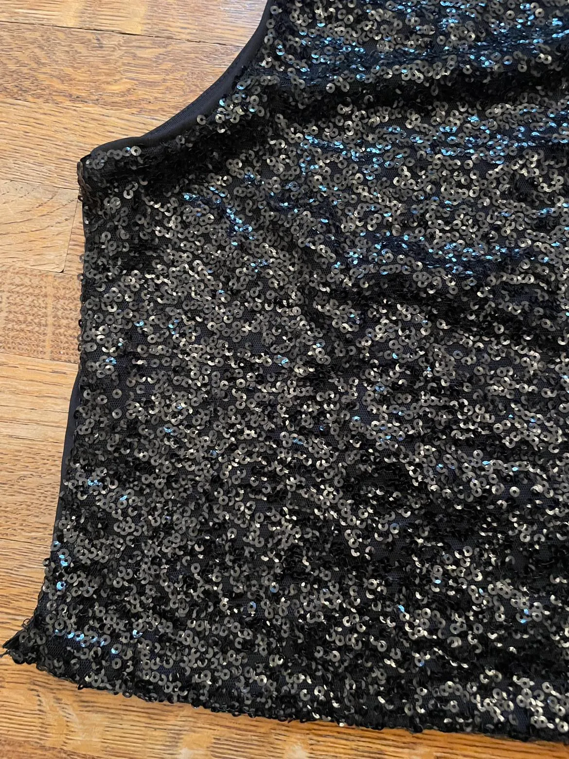 Black sequin tank top image indicator(5)