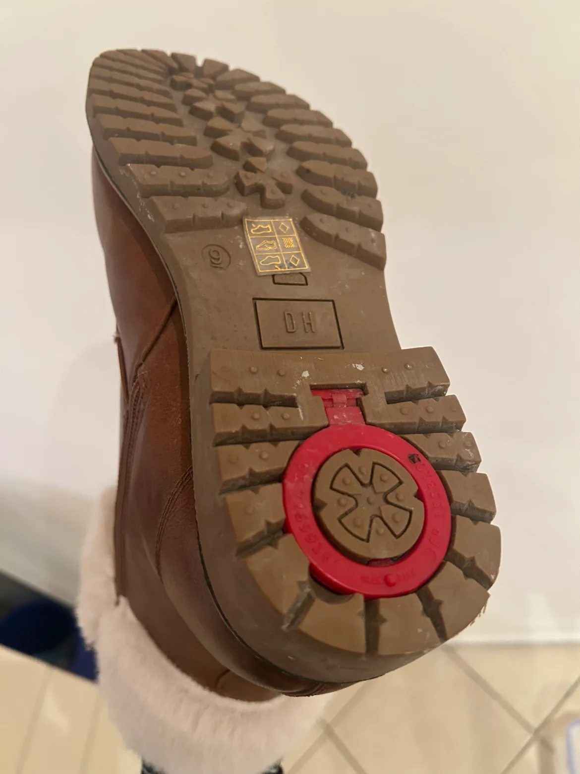 Denver Hayed Winter Boots with Ice Grip image indicator(7)