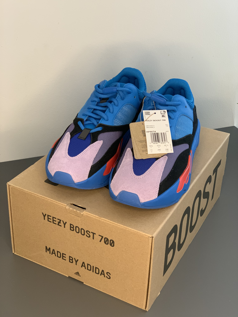 Yeezy Boost 700  - HiRes Blue 11 men size - photo 2