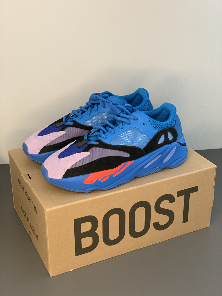 Yeezy Boost 700  - HiRes Blue 11 men size - photo 3