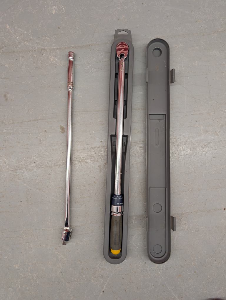 Mastercraft Maximum Torque Wrench with Breaker Bar