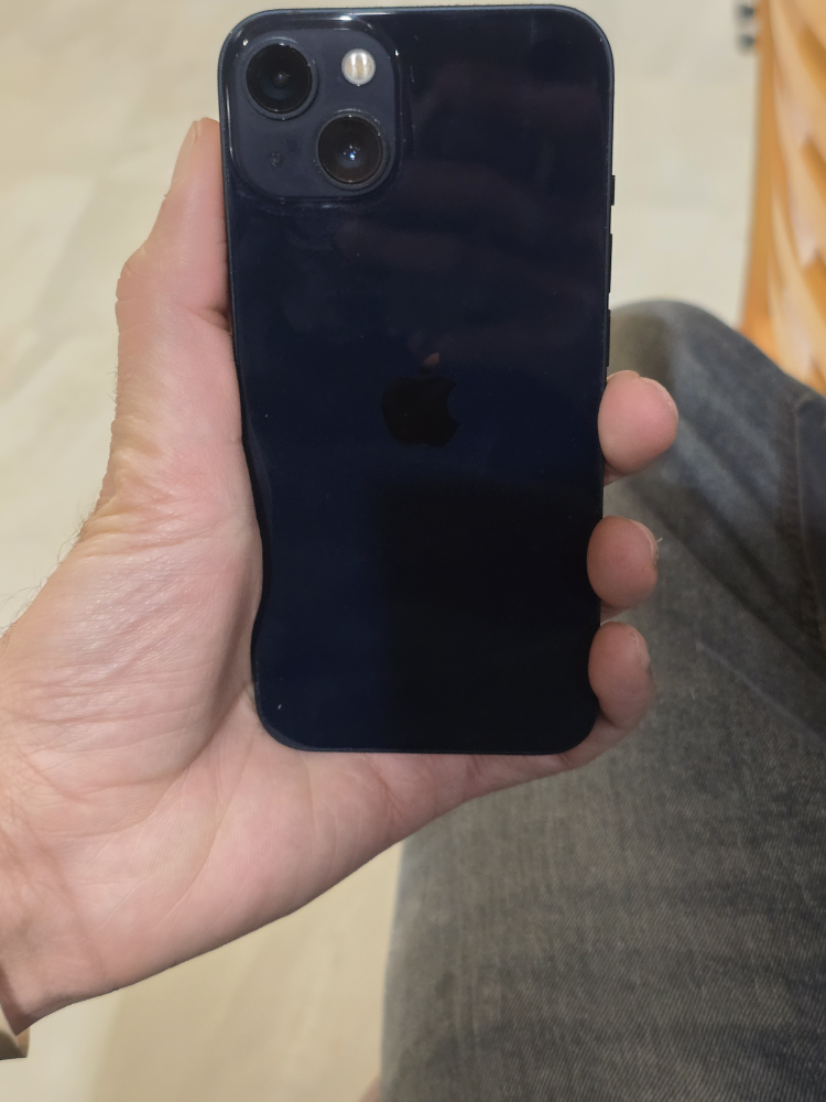 iPhone 13 - Midnight 128gb - photo 2