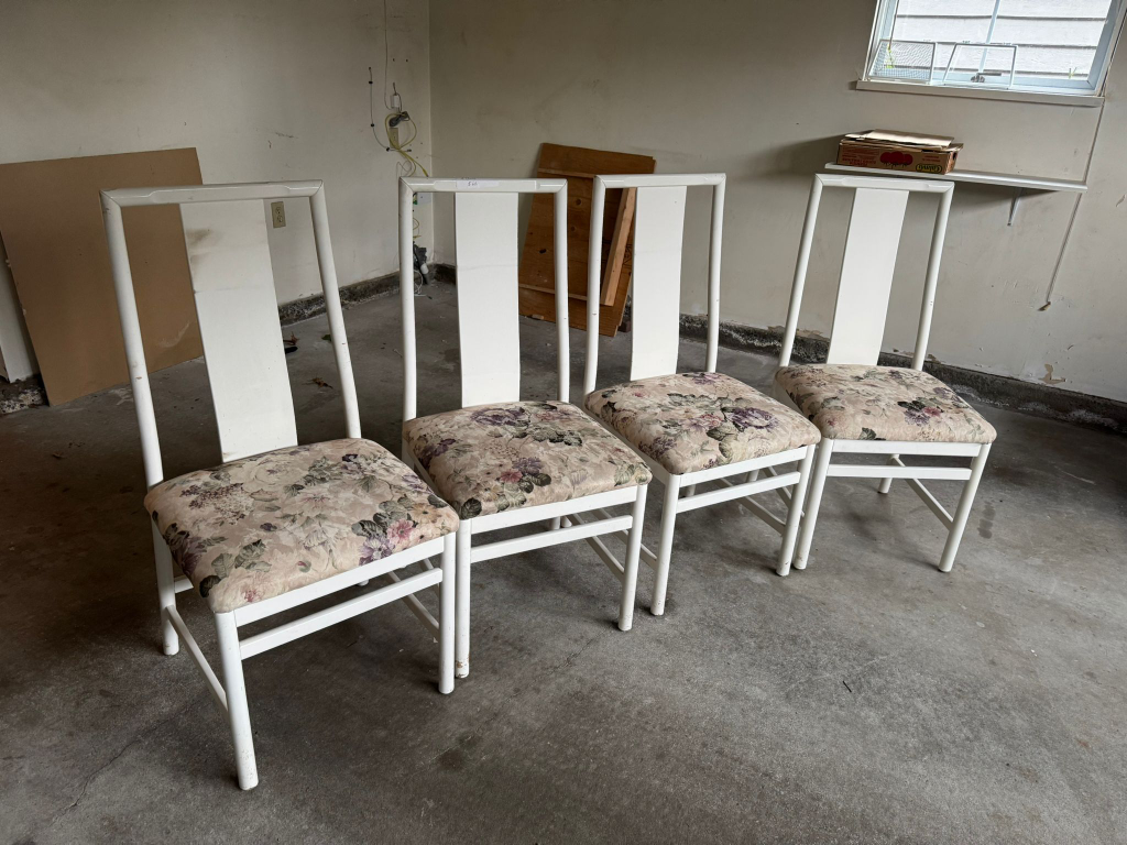 Set of 4 White Dining Chairs