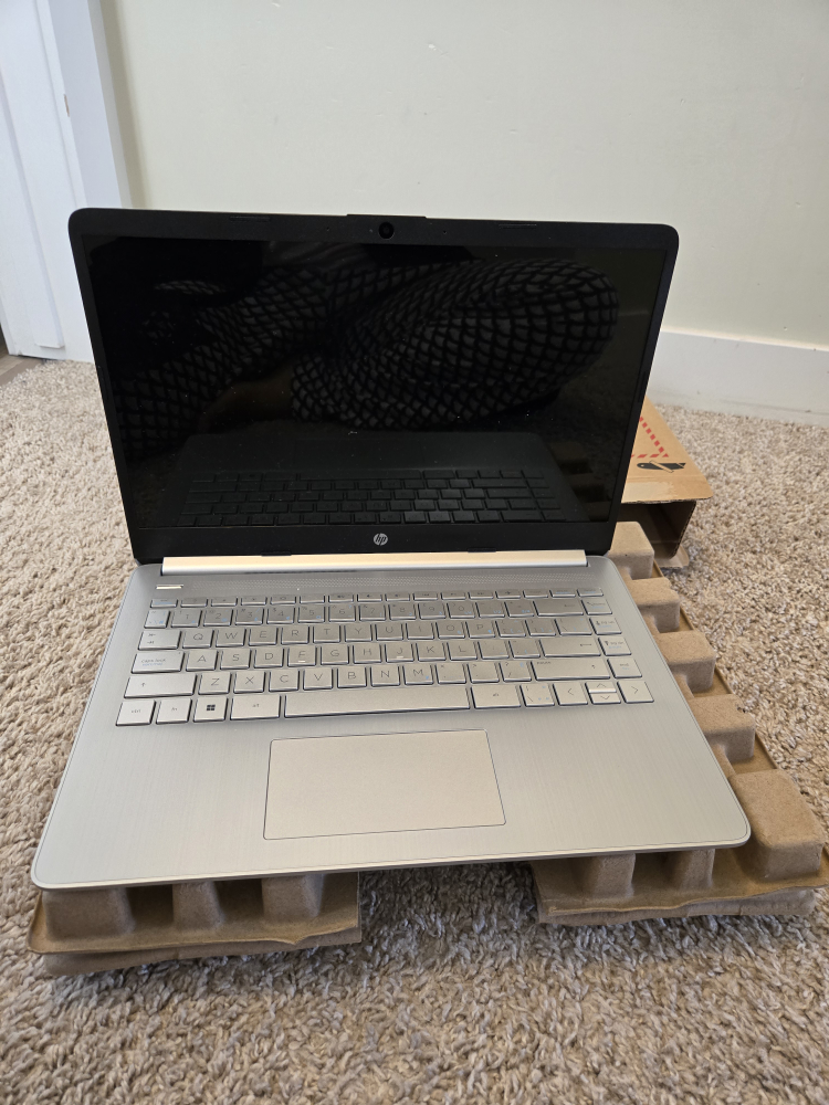 HP Laptop - photo 4