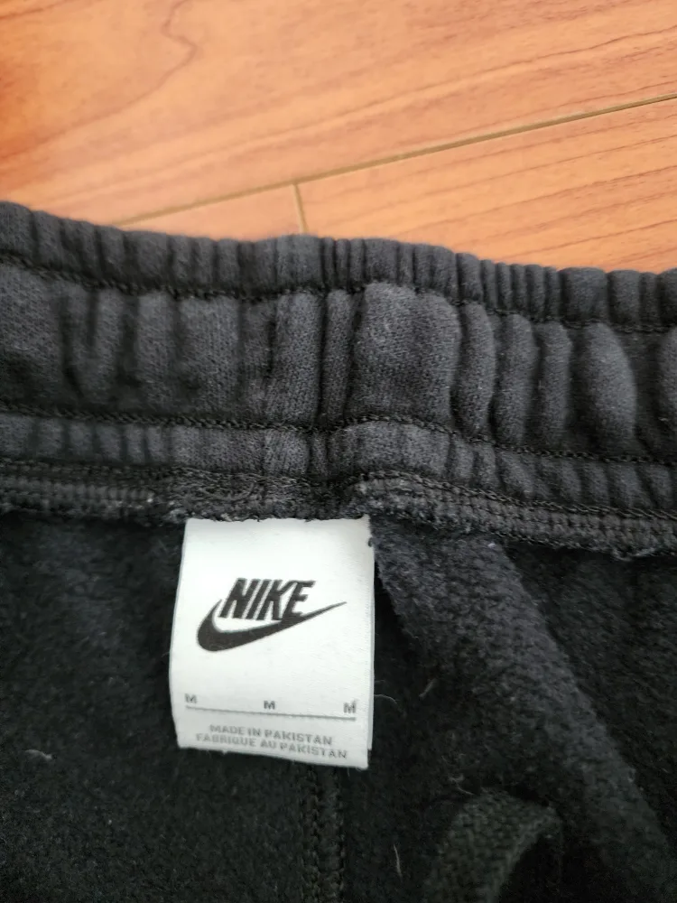 Men's Nike Warm  Black Jogger image indicator(2)