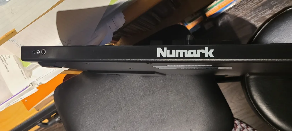 Numark MixTrack Pro 3 DJ Controller image indicator(6)