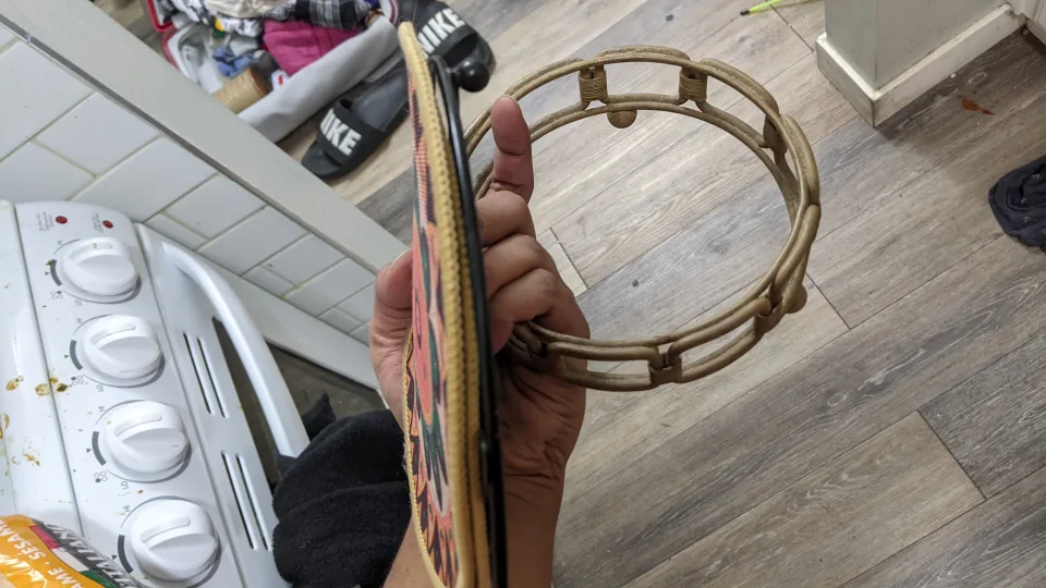 Set of 4 trivets, kettle, serving plate, etc image indicator(2)