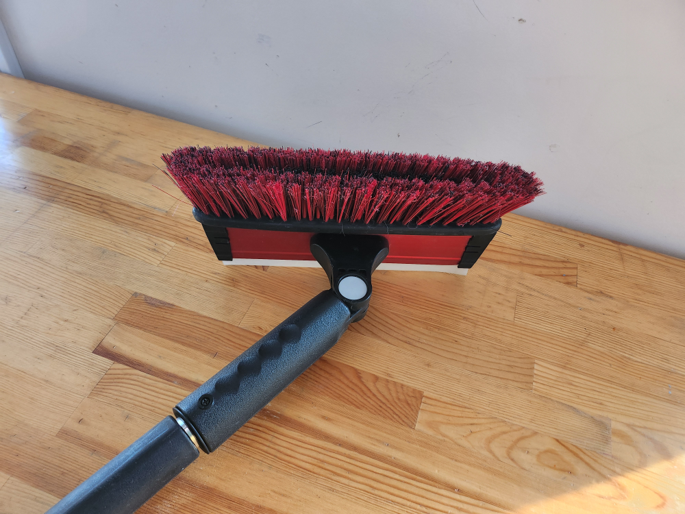 Car Snow Brush and Ice Scraper with Extendable Handle - photo 4