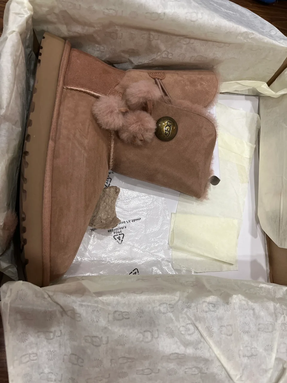 Brand new UGG boots image indicator(2)