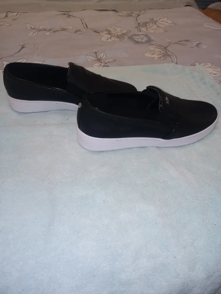 Michael Kors Womens Shoes - Size 11M image indicator(2)