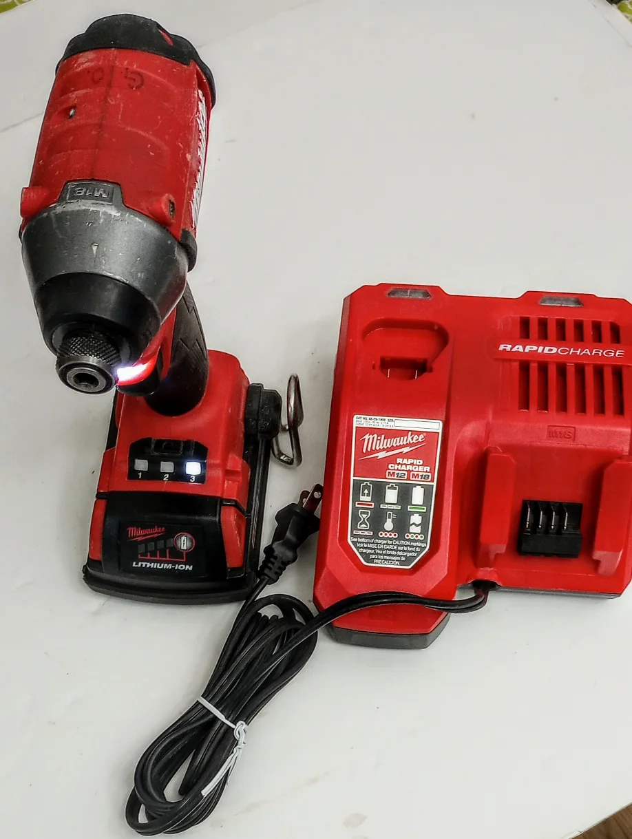 Milwaukee 18V, 1/4"Impact Driver, Li-ion Battery, Charger, case image indicator(3)