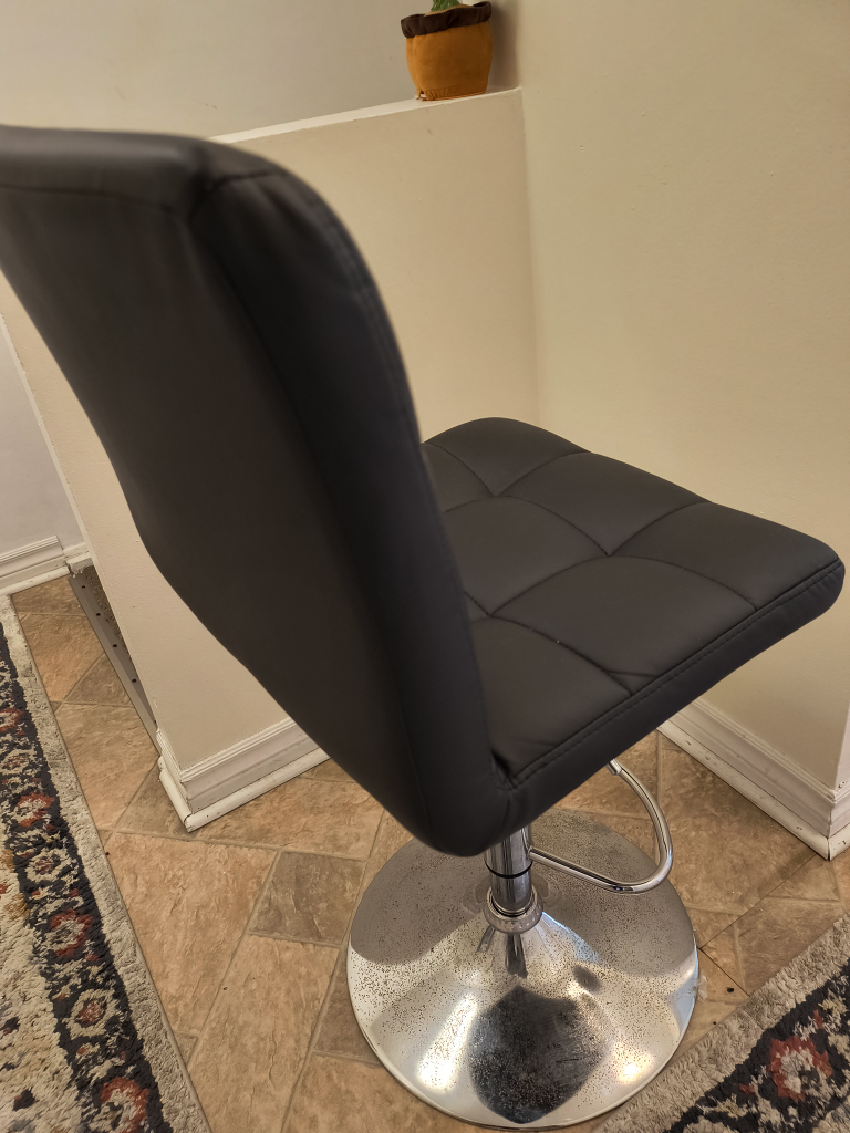 comfortable chair - photo 3