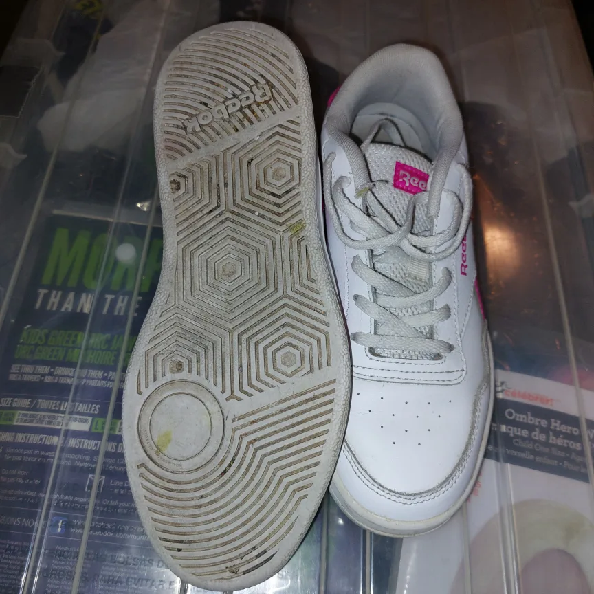 Reebok White and Pink Sneakers Women's Girls Size 7 EUC image indicator(4)