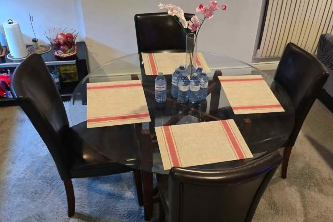 Round Table 4 Brown Leather Chairs