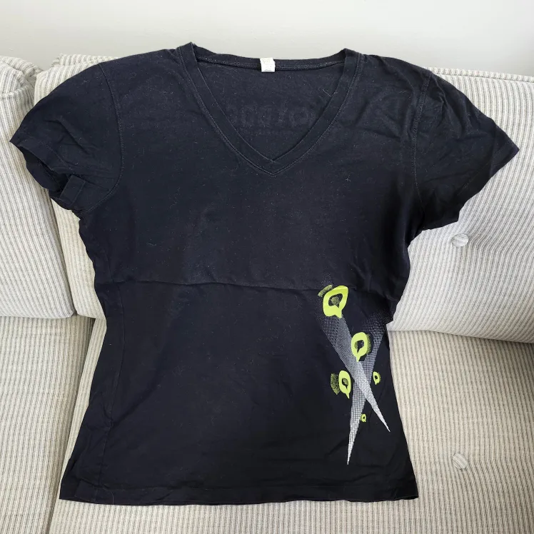 5 Graphic Ts #L $5. East Coast, HOT DOCS, Raptors, etc. image indicator(7)