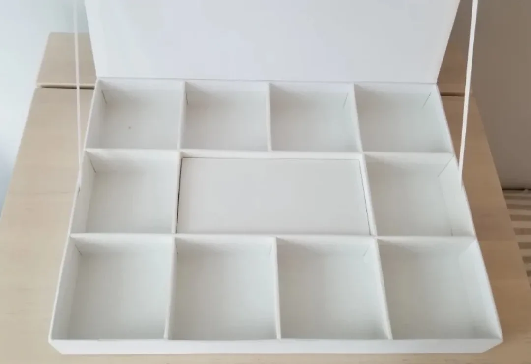 Cardboard box with compartments image indicator(2)