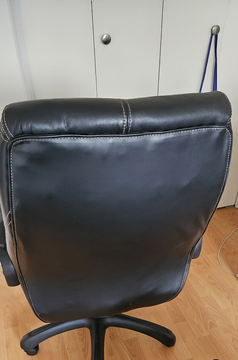 Black Leather Office Chair - photo 2
