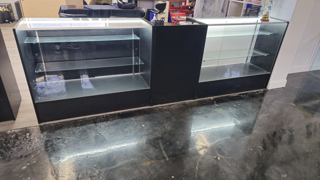 Full display set $1250 - photo 2