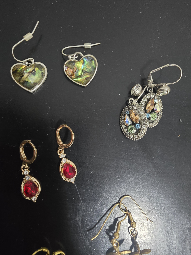 5 Pairs of Earrings - photo 3