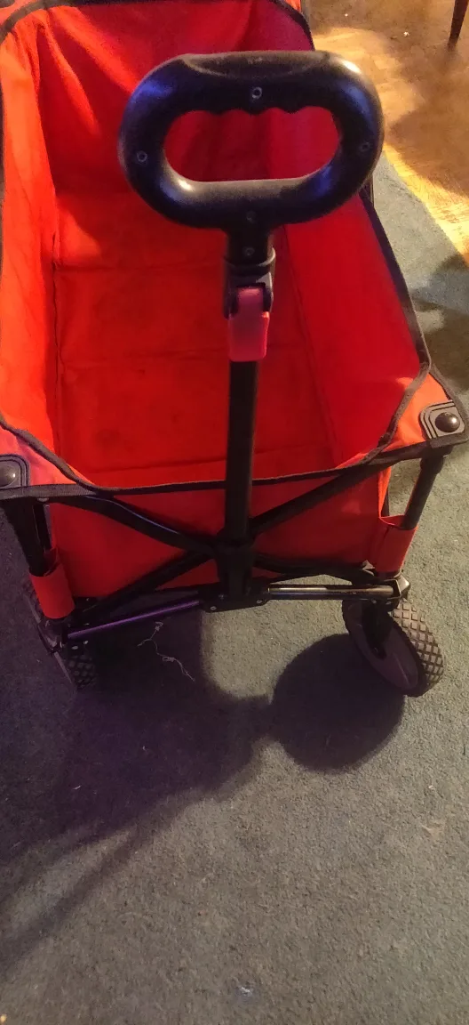Large Red Folding Wagon image indicator(4)