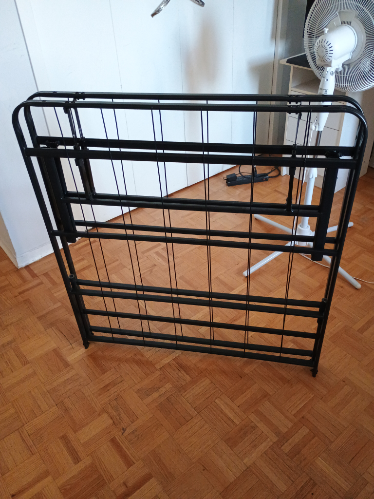 Metal bed frame
