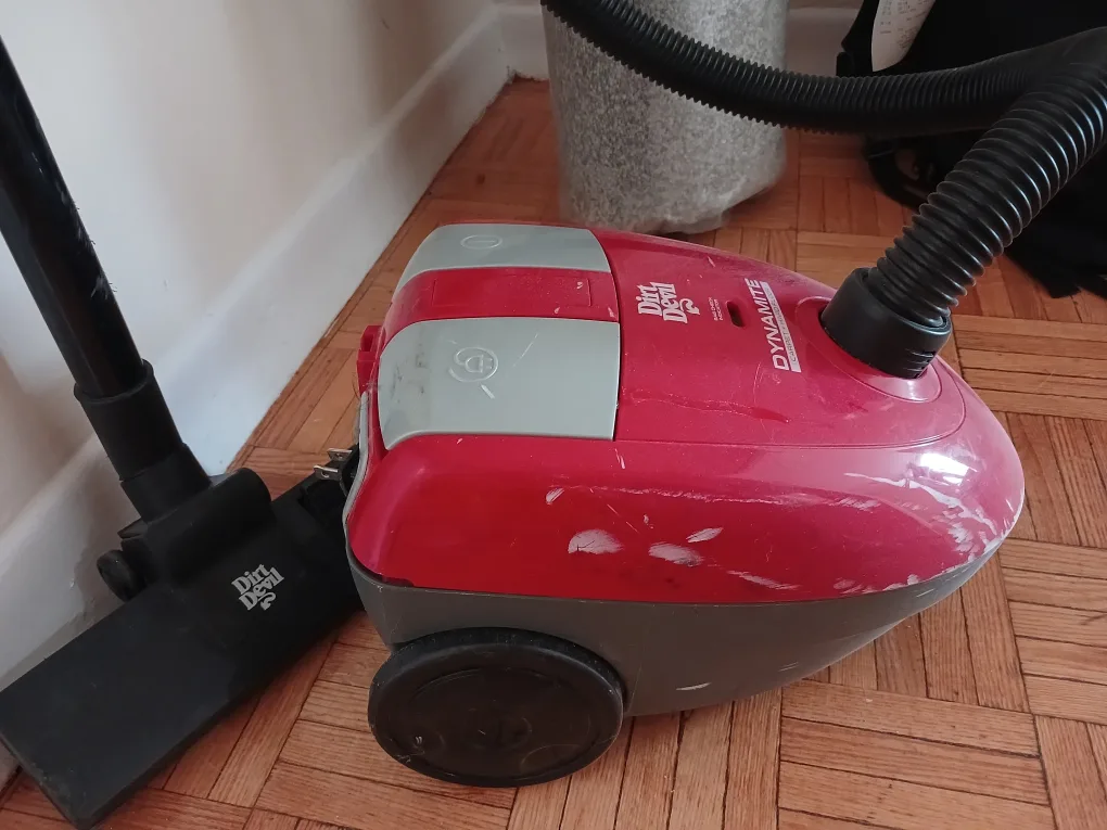 Dirt Devil Dynamite Vacuum image indicator(2)